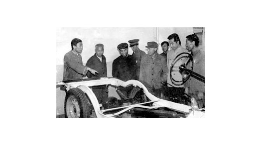 80年代初，交通部副部長王展義來我校檢查指導(dǎo)工作